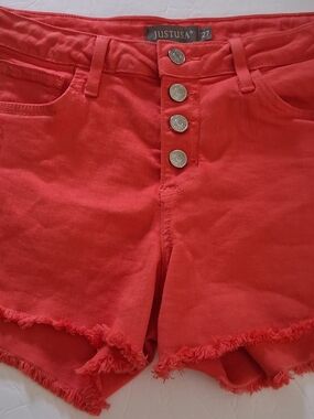 JUST USA Red/Coral Frayed Hem Button-Front Women's Shorts